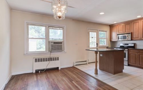 105 Renison Dr, Westbury NY  11590-1036 exterior