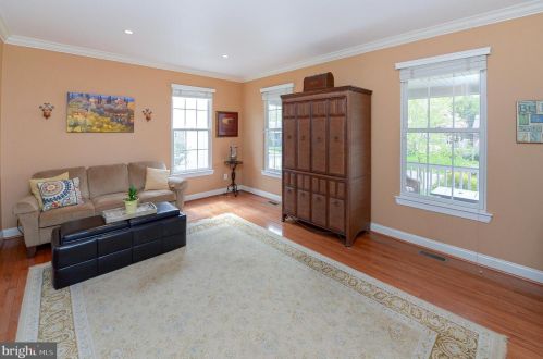 25 11th Ave, Haddon Heights, NJ 08035-1206