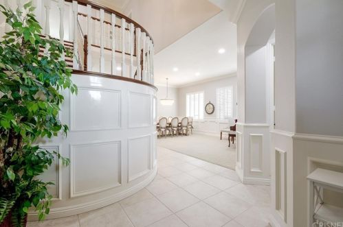24306 Foxglove Pl, Santa Clarita CA  91354-4922 exterior