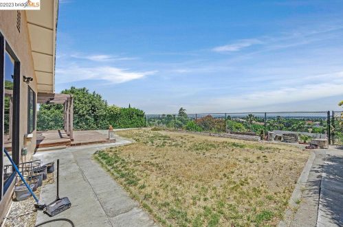 4369 Hillview Dr, West Pittsburg CA  94565-6071 exterior