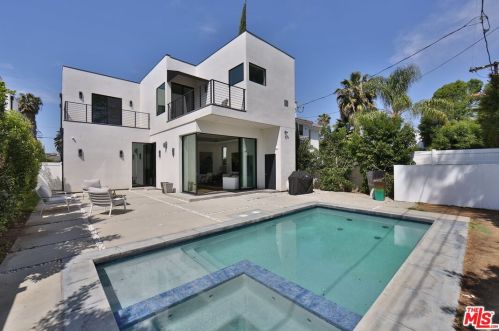 5128 Noble Ave, Van Nuys CA  91403-1376 exterior