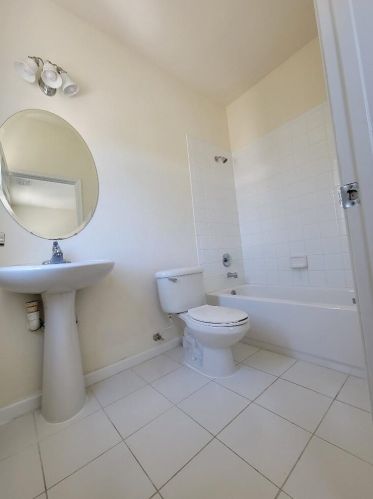 221 Greenwich Cir, Jupiter FL  33458-2890 exterior