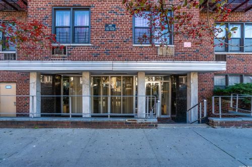 17006 88th Ave, Jamaica, NY 11432-4564