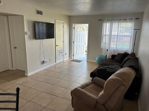 5436 24th Ave, Naples, FL 34116-5574