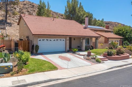 29000 Gladiolus Dr, Santa Clarita CA  91387-1828 exterior