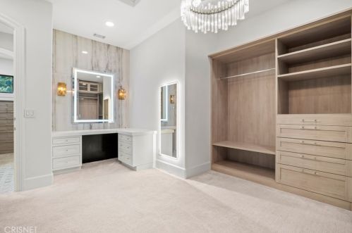 25682 Oak Meadow Dr, Santa Clarita CA  91381-0762 exterior