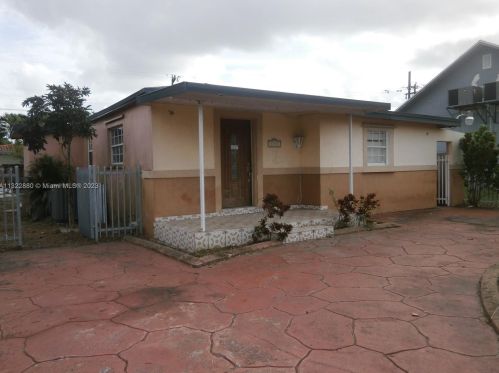 4747 9th Ct, Hialeah, FL 33012-3537