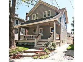 2785 Sarita Pl, Cincinnati, OH 45208-2819