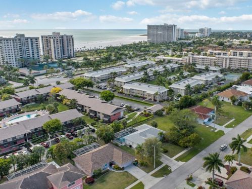 156 Flamingo Cir, Marco Island, FL 34145-4450