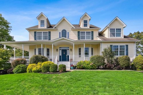 39 Robin Ct, Poughquag, NY 12570-4508