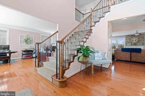 36766 Waterfront Ln, Purcellville, VA 20132-3987