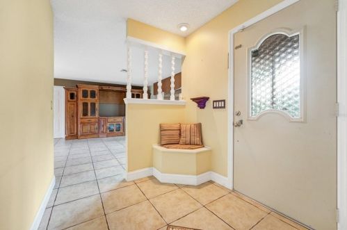 652 Antoinette St, Deltona, FL 32725-2621