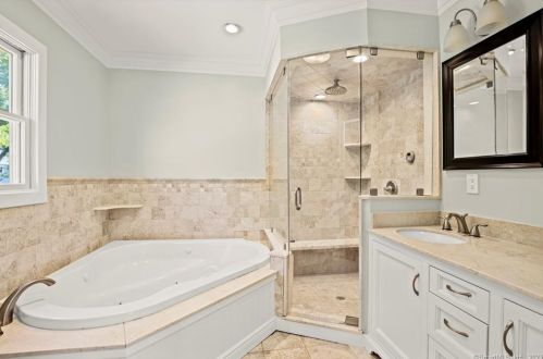 26 Bonheur Rd, Bridgeport CT  06611-3404 exterior