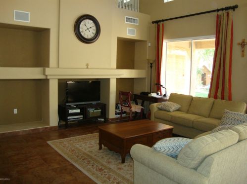 15848 8th St, Phoenix AZ  85022-3102 exterior