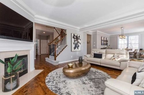 22 Falling Waters, Oakland, NJ 07436-2341