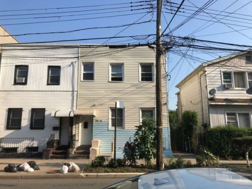 16865 93rd Ave, Jamaica, NY 11433-1252