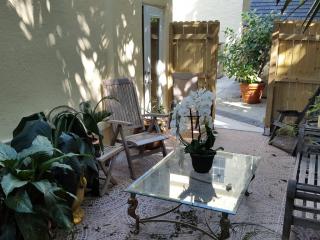 2630 Natoma St, Miami FL  33133-2426 exterior