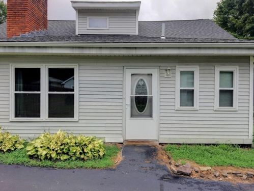 38 Wells Ave, Chicopee, MA 01020-1432