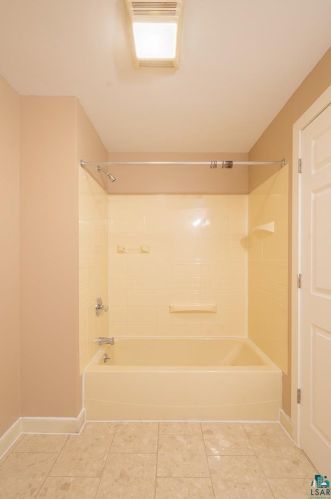 526 Lake St, Chisholm MN  55719-1334 exterior