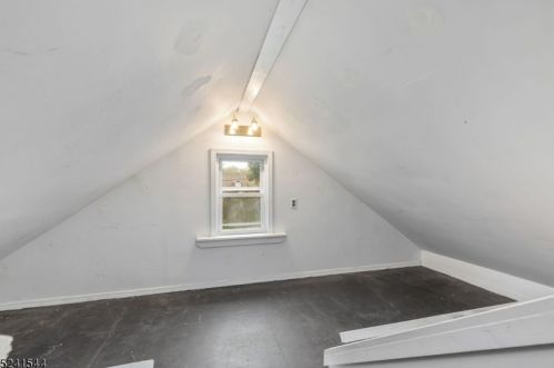 336 Hoe Ave, Scotch Plains NJ  07076-1135 exterior