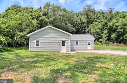 2064 Main St, Mckee Half Falls, PA 17864-9530