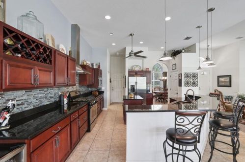 3450 7th Ave, Naples, FL 34117-4146