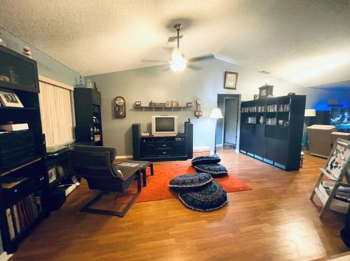 8147 Matthew Dr, New Port Richey, FL 34653-5065