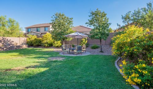 2015 Lindrick Dr, Gilbert AZ 85298-7421 exterior