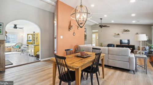 1512 Sadlers Wells Dr, Herndon VA  20170-2838 exterior