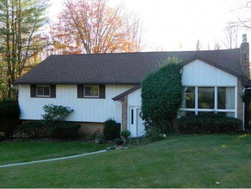 2016 Galaxy Dr, Vestal, NY 13850-5958
