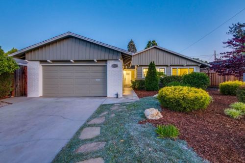 1034 Lanark Ct, Sunnyvale, CA 94087-5033