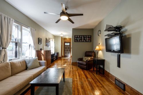 2710 Delaware Ave, Milwaukee, WI 53207-2304