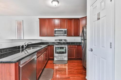 959 King Way, Breinigsville PA  18031-1484 exterior