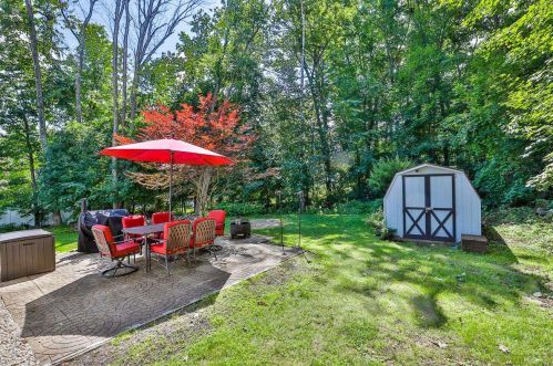 3 Trina Rd, Salem NH  03079-2077 exterior