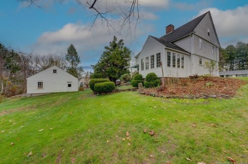 35 Smith St, Middletown CT  06457-1740 exterior