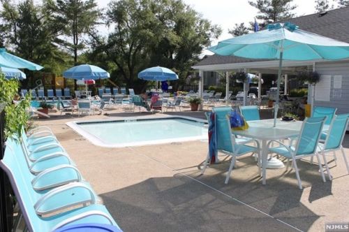 60 Stonyridge Dr, Lincoln Park NJ  07035-2246 exterior