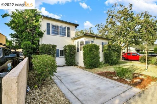 1390 Maple St, West Pittsburg, CA 94565-2744