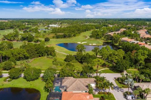 8801 One Putt Pl, Fort Pierce FL  34986-3068 exterior