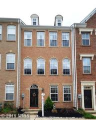 7041 Little Thames Dr, Gainesville VA  20155-4010 exterior