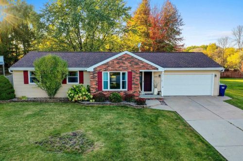 2220 Casual Ct, Green Bay, WI 54311-6438