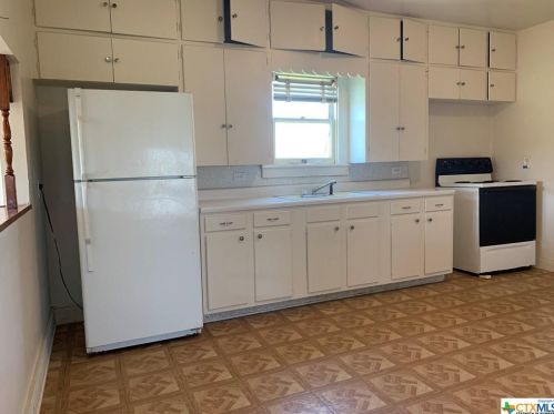 4760 Fm 1150, Kingsbury, TX 78638-3104
