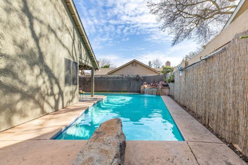 1216 Glenbrook Way, Modesto CA  95355-3676 exterior