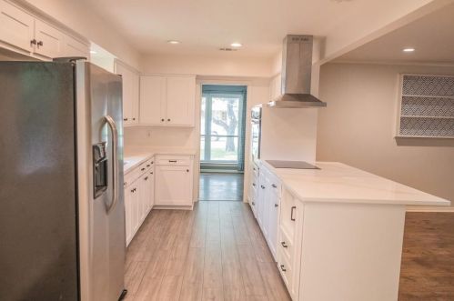 3246 Camelot Dr, Dallas TX  75229-5903 exterior