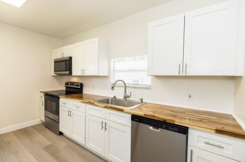 871 Dolphin Ridge Rd, West Palm Beach, FL 33406-4420
