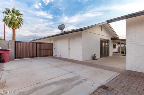 8334 Oak St, Scottsdale AZ  85257-2852 exterior