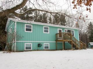 140 Sunset Cir, Georgia VT  05468-9743 exterior