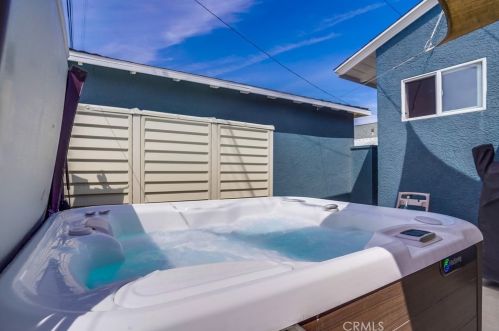 3753 Snowden Ave, Long Beach CA  90808-2226 exterior