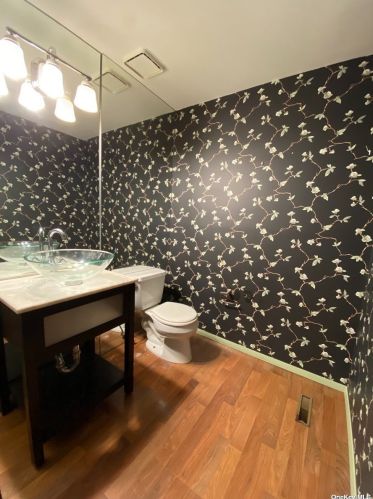 41 Hunt Dr, Muttontown NY  11753-1143 exterior