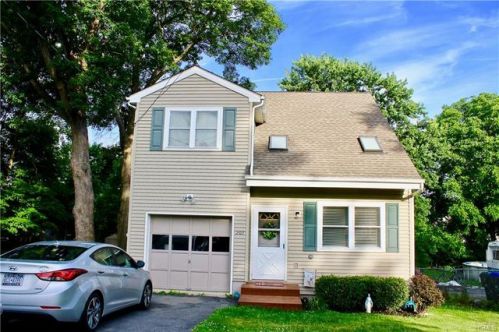 207 Commonwealth Ave, Middletown, NY 10940-4405