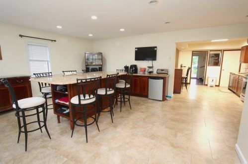 177 Anchor Ave, Rockville Centre, NY 11572-3007